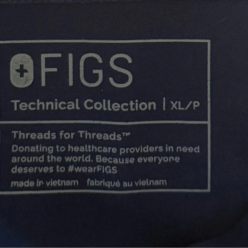 Figs Navy Blue Catarina One Pocket V-Neck Women's Scrub Top Size XL Petite - Picture 2 of 9